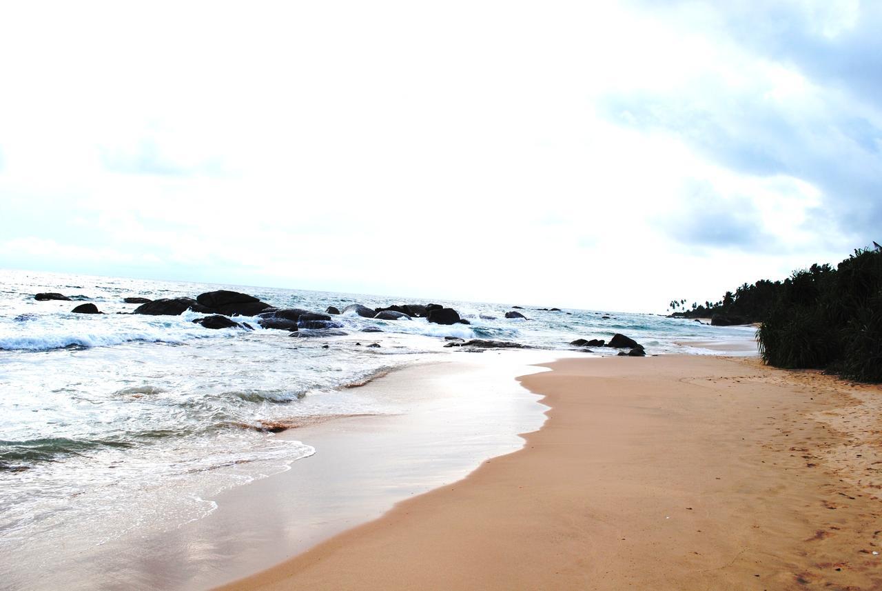 Ramon Beach Resort Амбаланґода Екстер'єр фото