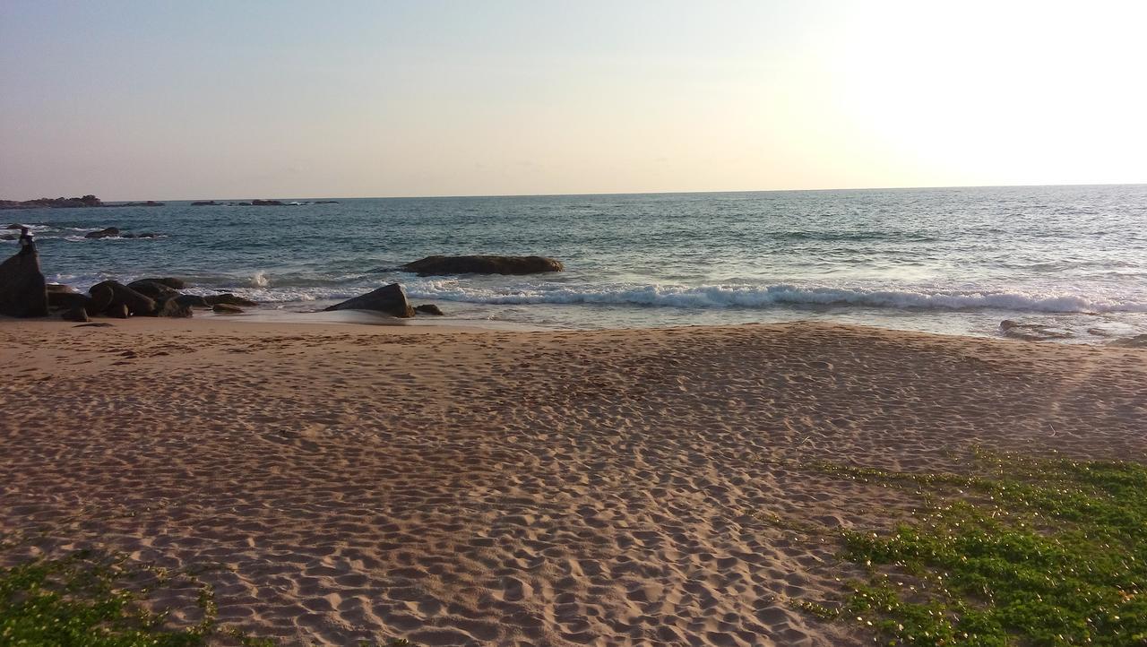 Ramon Beach Resort Амбаланґода Екстер'єр фото