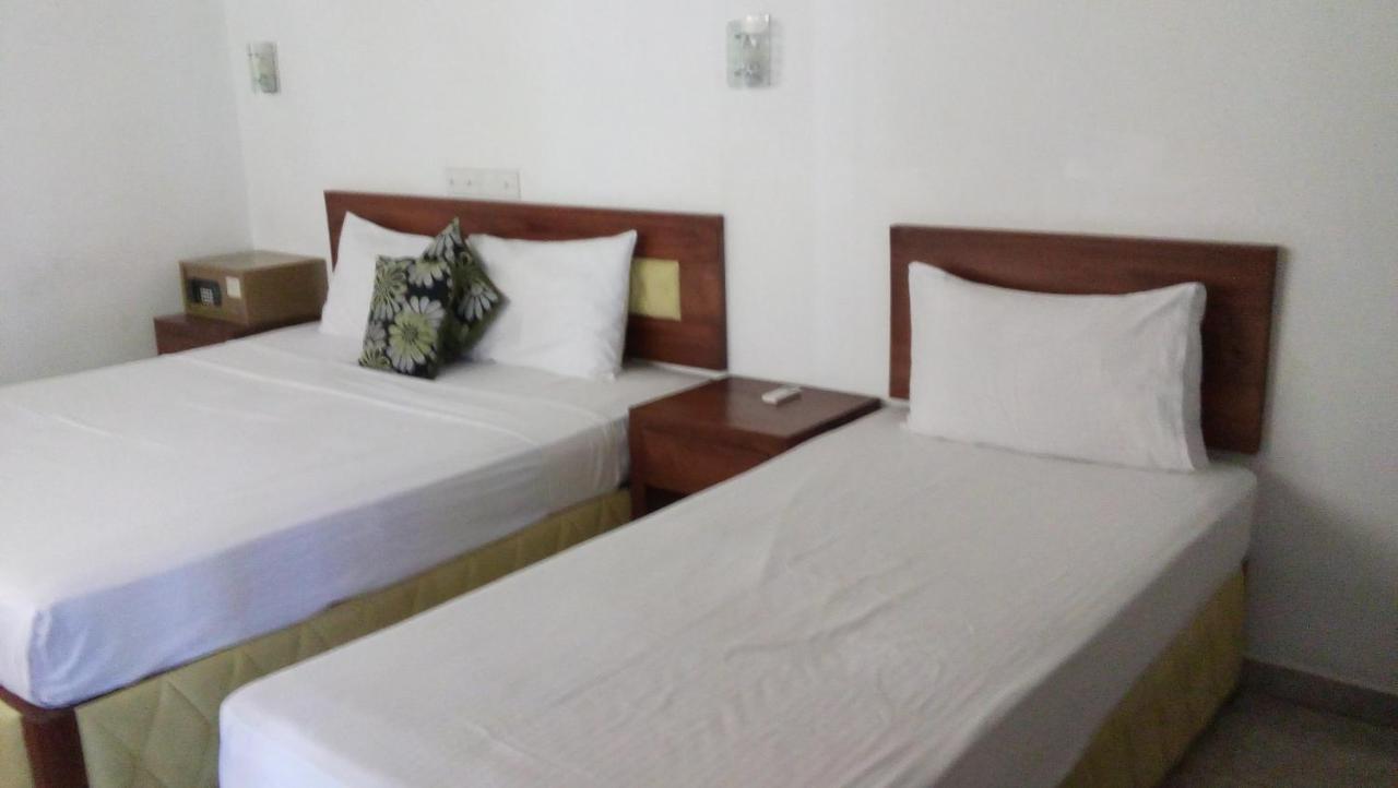 Ramon Beach Resort Амбаланґода Екстер'єр фото